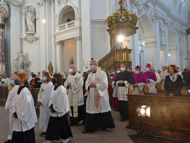 Diakonenweihe im Fuldaer Dom (Foto: Karl-Franz Thiede)